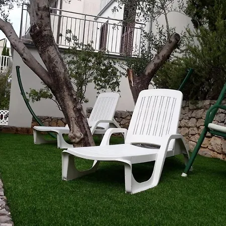 Mt Villa *